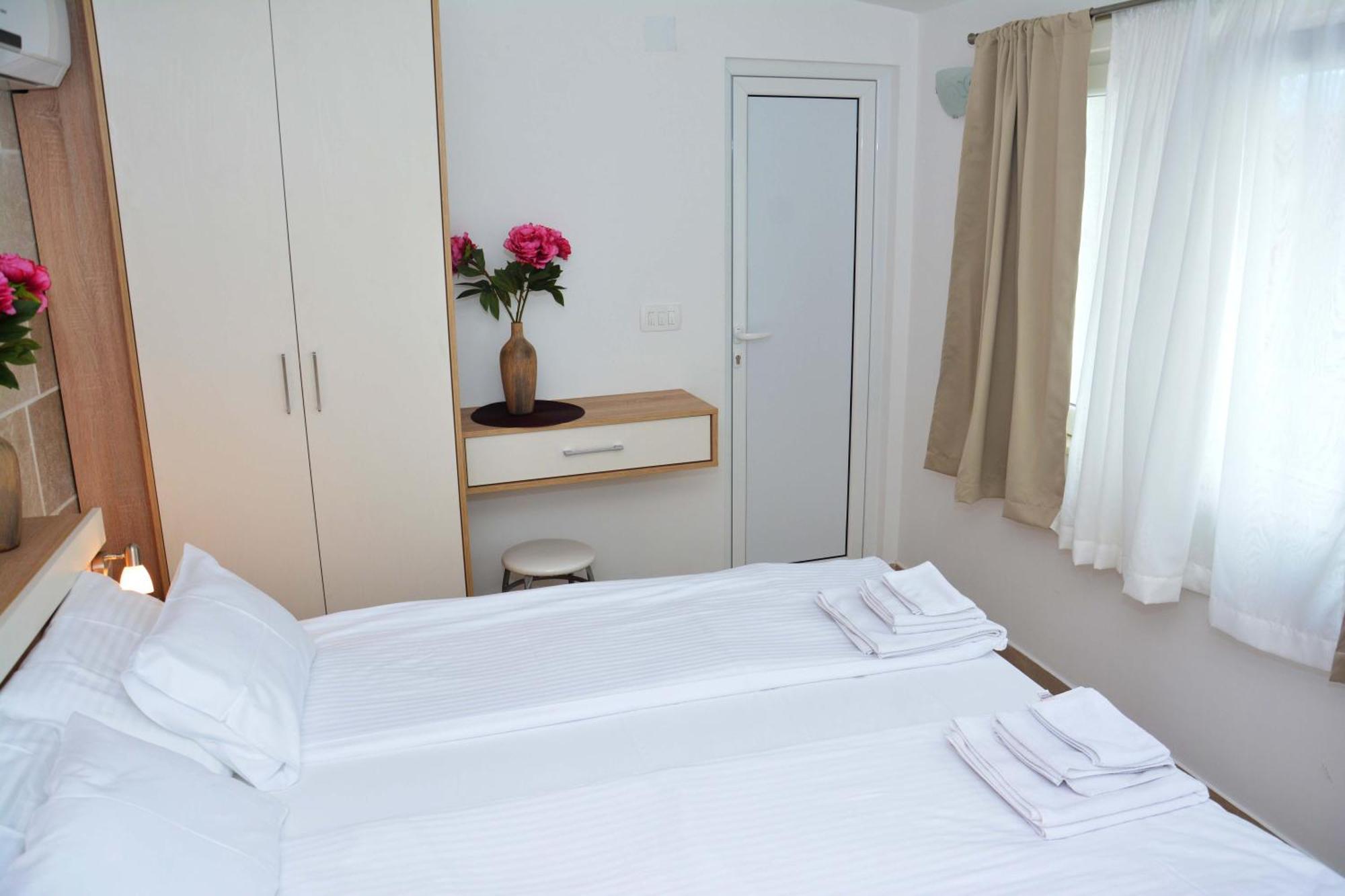 Apartments Harmonia Тиват Стая снимка