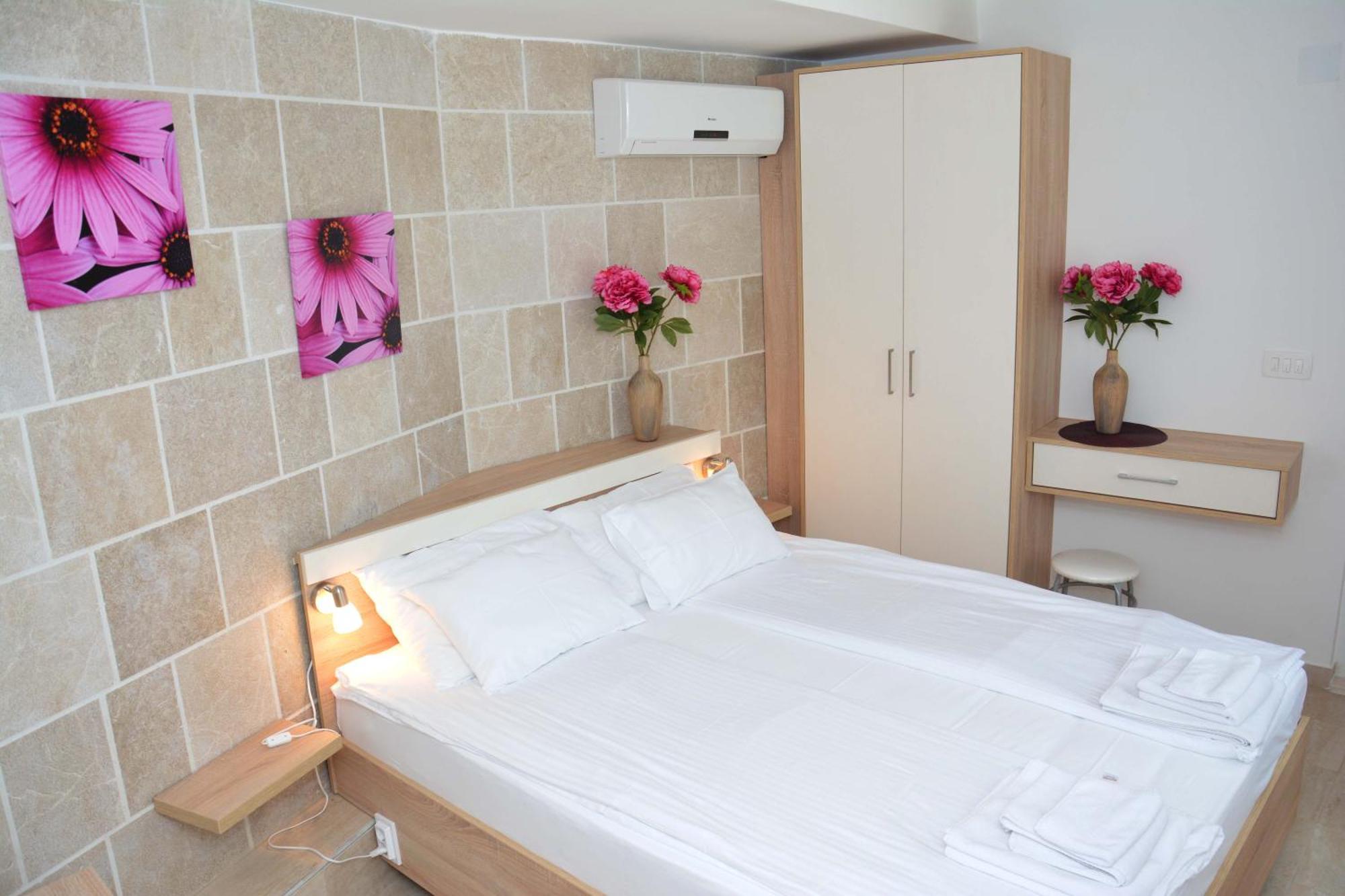 Apartments Harmonia Тиват Стая снимка