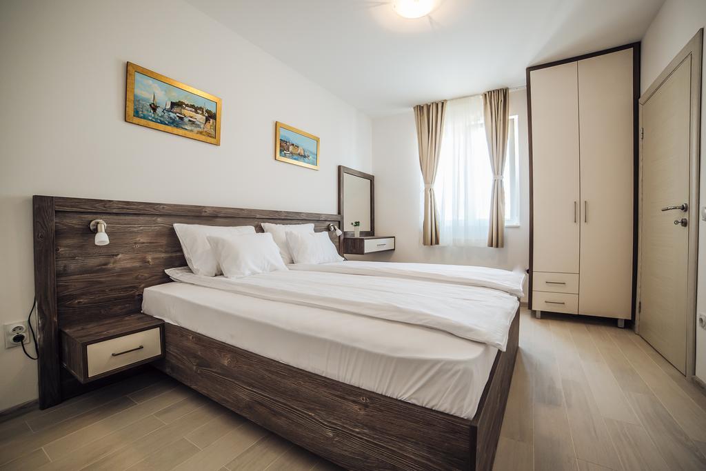 Apartments Harmonia Тиват Екстериор снимка